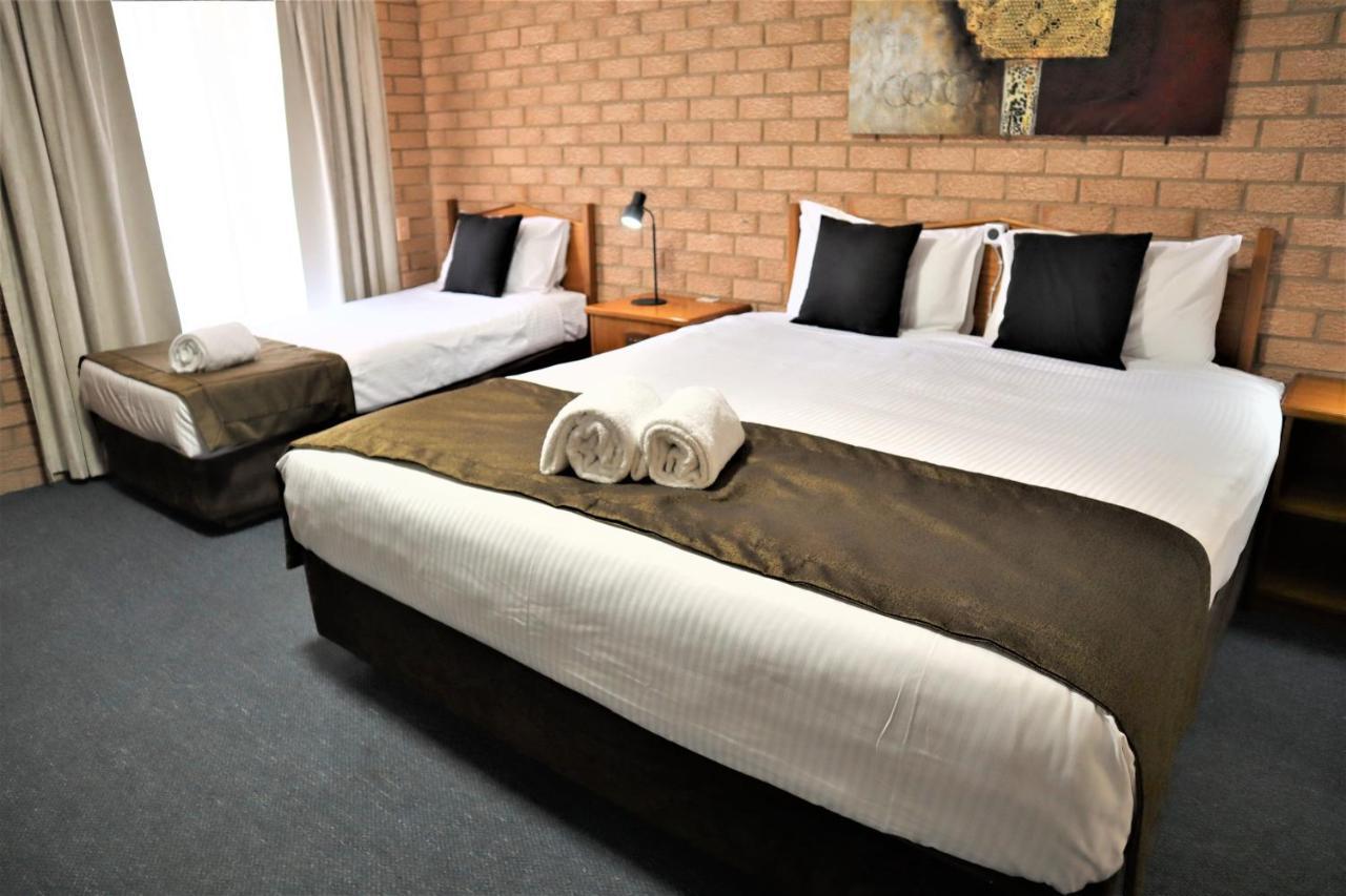 Golden Chain Aalana Motor Inn 코우라 외부 사진