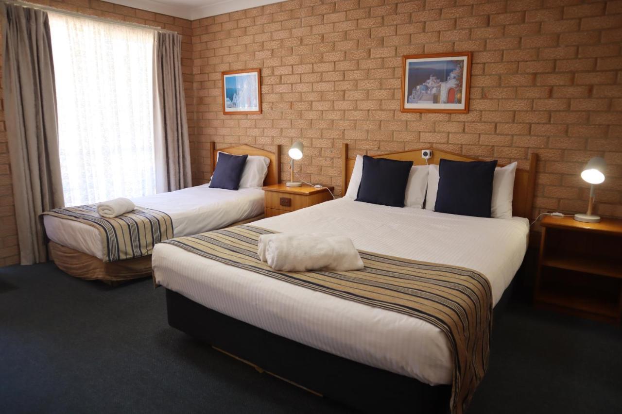 Golden Chain Aalana Motor Inn 코우라 외부 사진