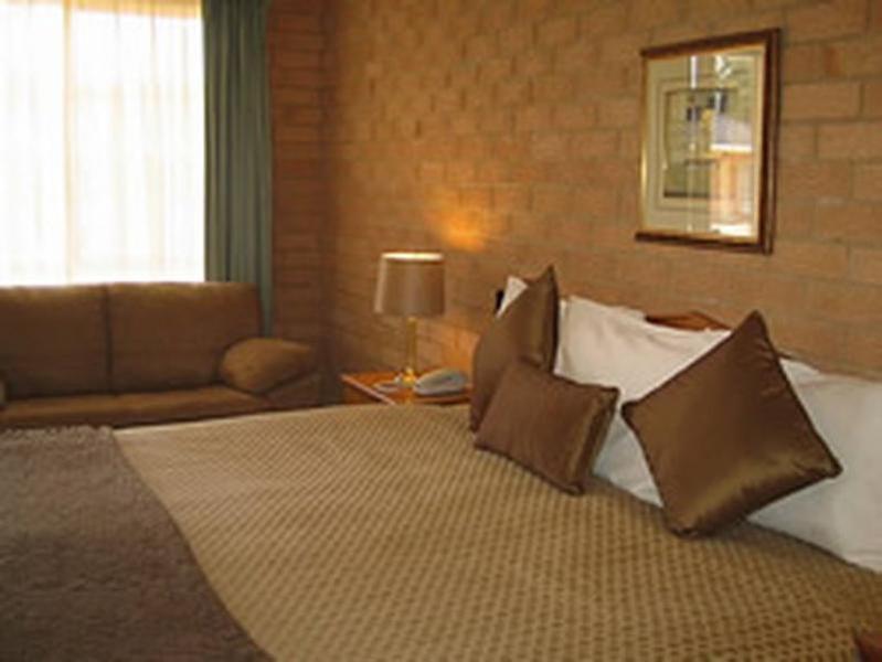 Golden Chain Aalana Motor Inn 코우라 외부 사진